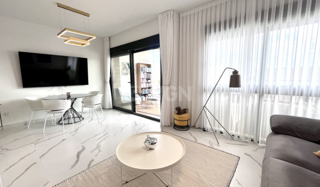 Odsprzedaż - Mieszkanie w bloku - San Miguel de Salinas - Inland