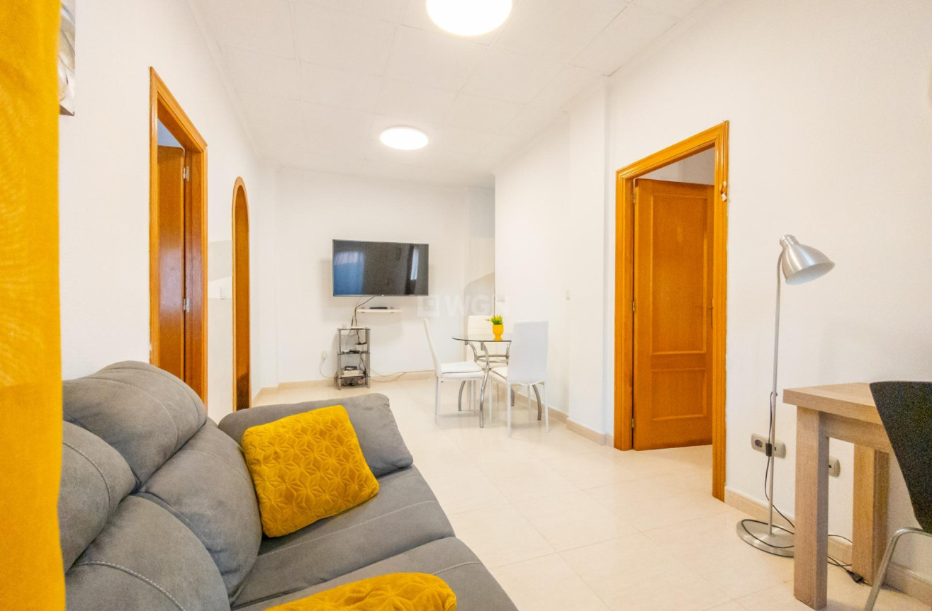 Resale - Apartment / flat - Torrevieja - Centro