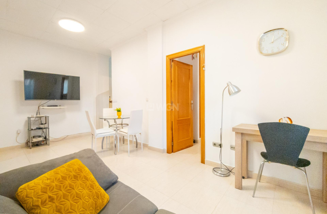 Resale - Apartment / flat - Torrevieja - Centro
