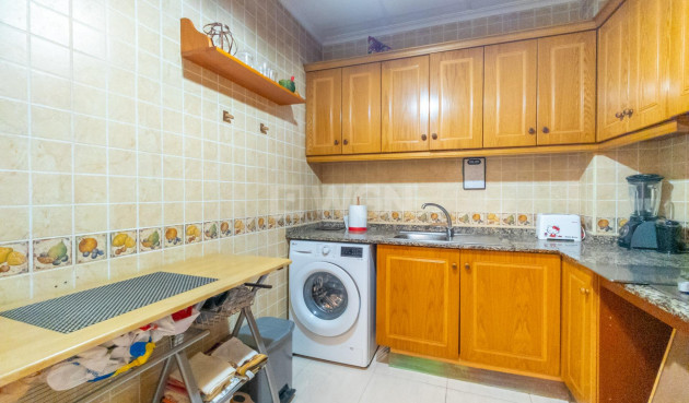 Resale - Apartment / flat - Torrevieja - Centro