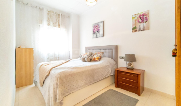 Resale - Apartment / flat - Torrevieja - Centro