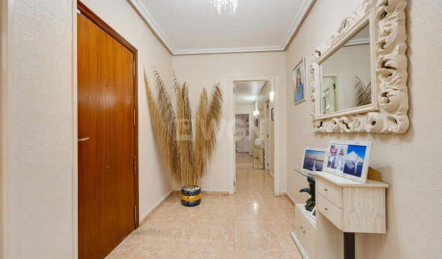 Resale - Apartment / flat - Torrevieja - Centro
