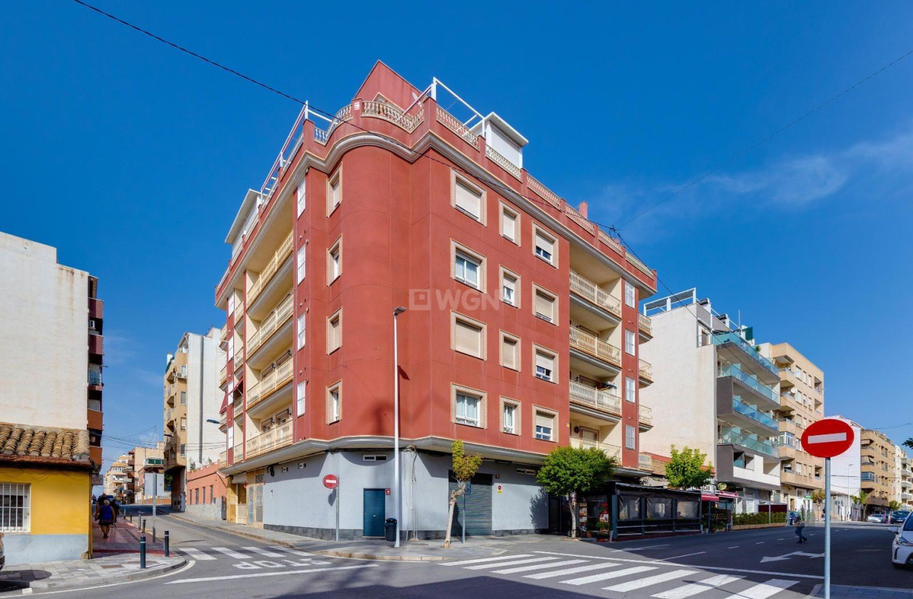 Odsprzedaż - Mieszkanie w bloku - Torrevieja - Centro
