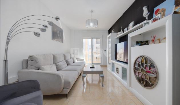 Odsprzedaż - Mieszkanie w bloku - Torrevieja - Centro