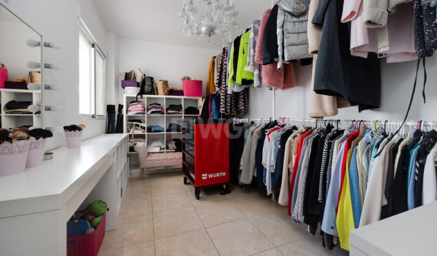 Odsprzedaż - Mieszkanie w bloku - Torrevieja - Centro