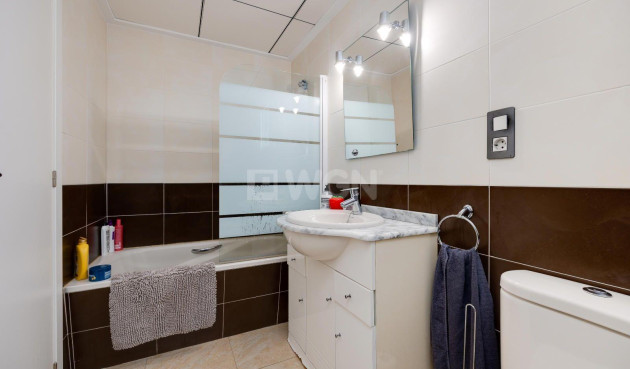 Odsprzedaż - Mieszkanie w bloku - Torrevieja - Centro