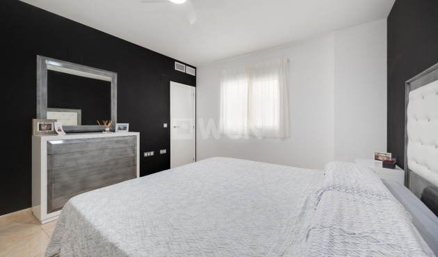 Odsprzedaż - Mieszkanie w bloku - Torrevieja - Centro