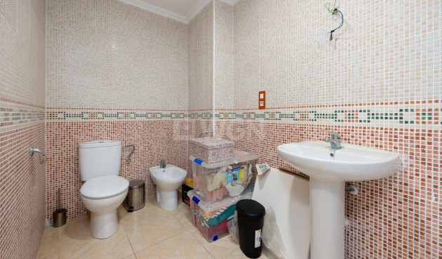 Odsprzedaż - Mieszkanie w bloku - Torrevieja - Centro