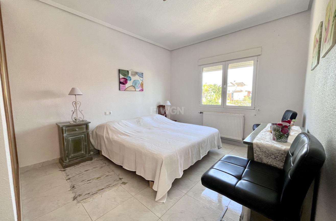 Reventa - Villa - La Zenia - Costa Blanca