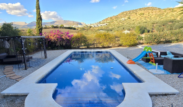 Odsprzedaż - Villa - Alcaucín - Inland