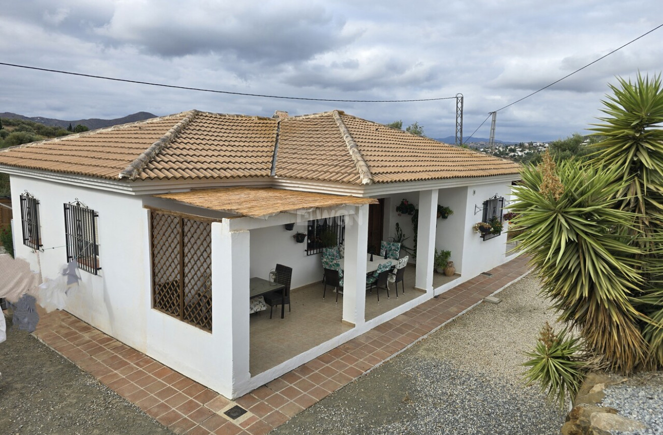 Odsprzedaż - Villa - Alcaucín - Inland