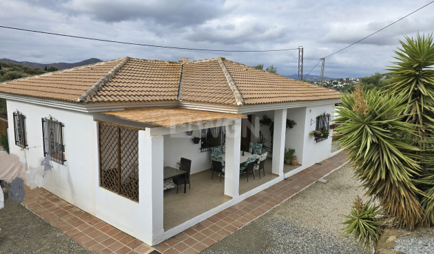 Odsprzedaż - Villa - Alcaucín - Inland