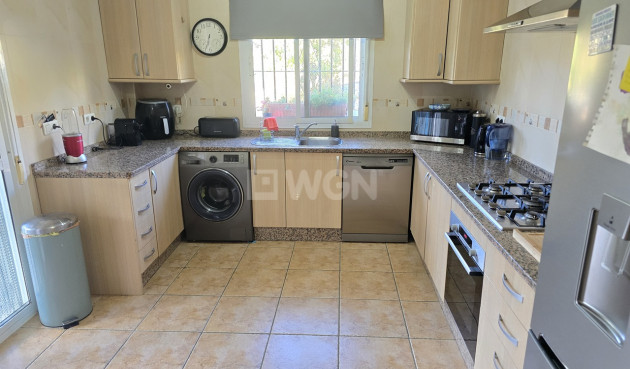 Odsprzedaż - Villa - Alcaucín - Inland