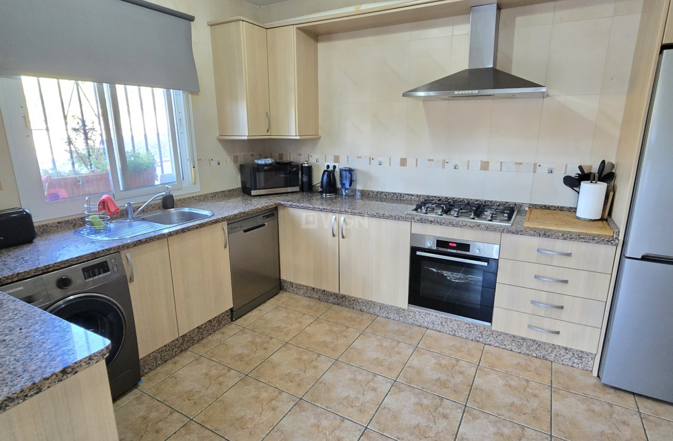 Odsprzedaż - Villa - Alcaucín - Inland