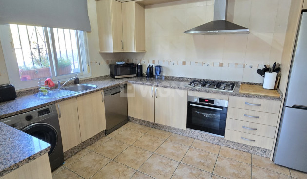 Odsprzedaż - Villa - Alcaucín - Inland