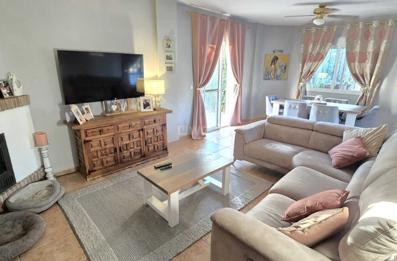 Odsprzedaż - Villa - Alcaucín - Inland