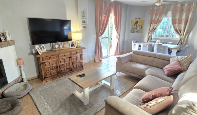 Odsprzedaż - Villa - Alcaucín - Inland