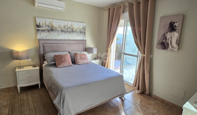 Odsprzedaż - Villa - Alcaucín - Inland