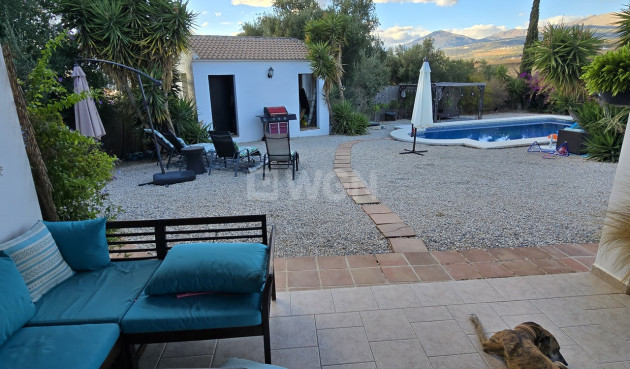 Odsprzedaż - Villa - Alcaucín - Inland