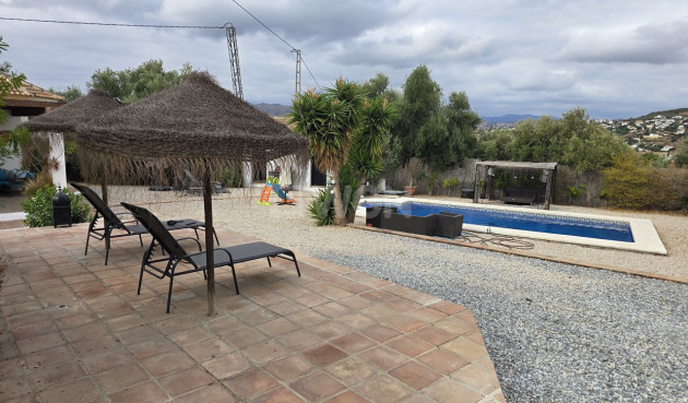 Odsprzedaż - Villa - Alcaucín - Inland