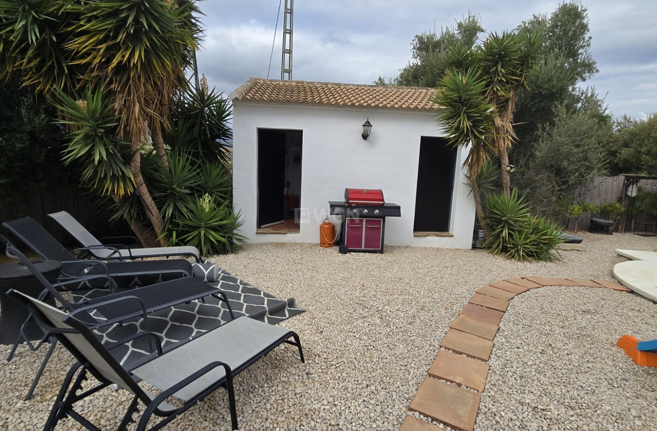 Odsprzedaż - Villa - Alcaucín - Inland