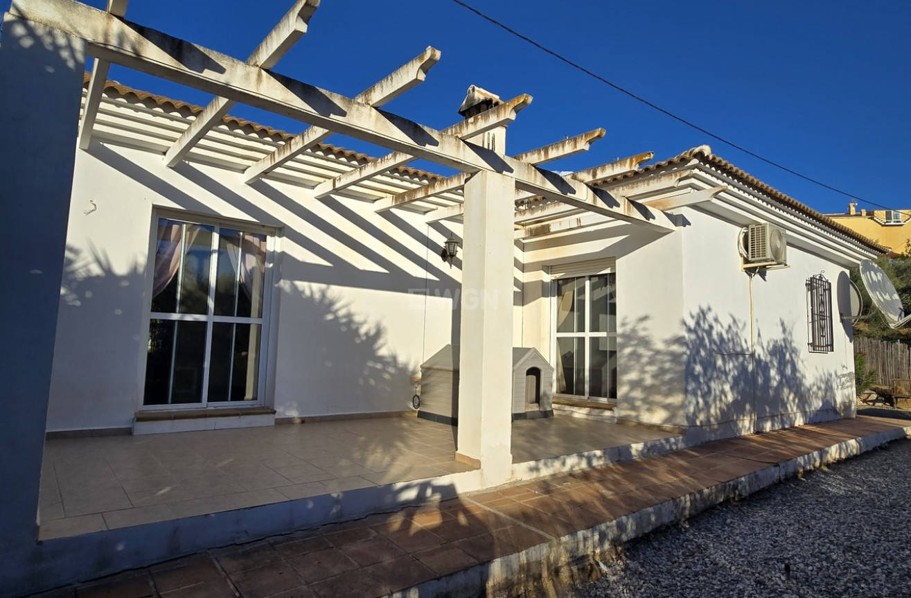 Odsprzedaż - Villa - Alcaucín - Inland