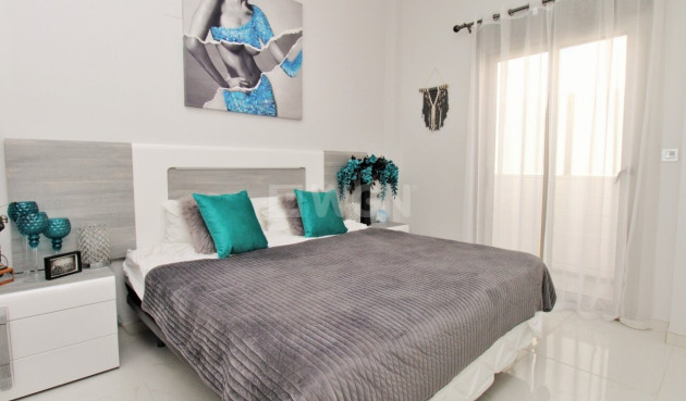 Resale - Villa - Villamartin - Costa Blanca