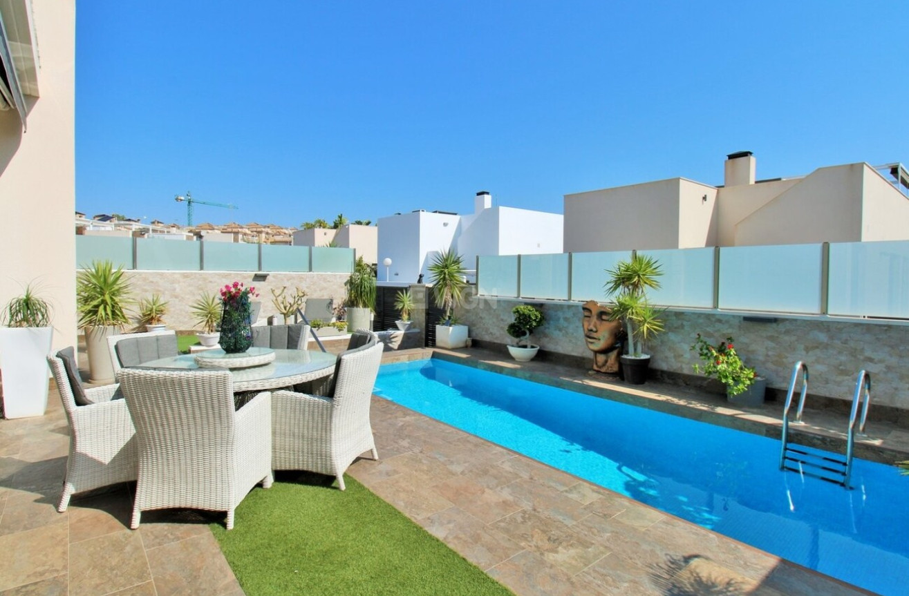 Resale - Villa - Villamartin - Costa Blanca