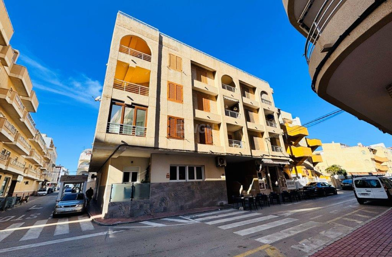 Resale - Apartment / flat - La Mata - Costa Blanca