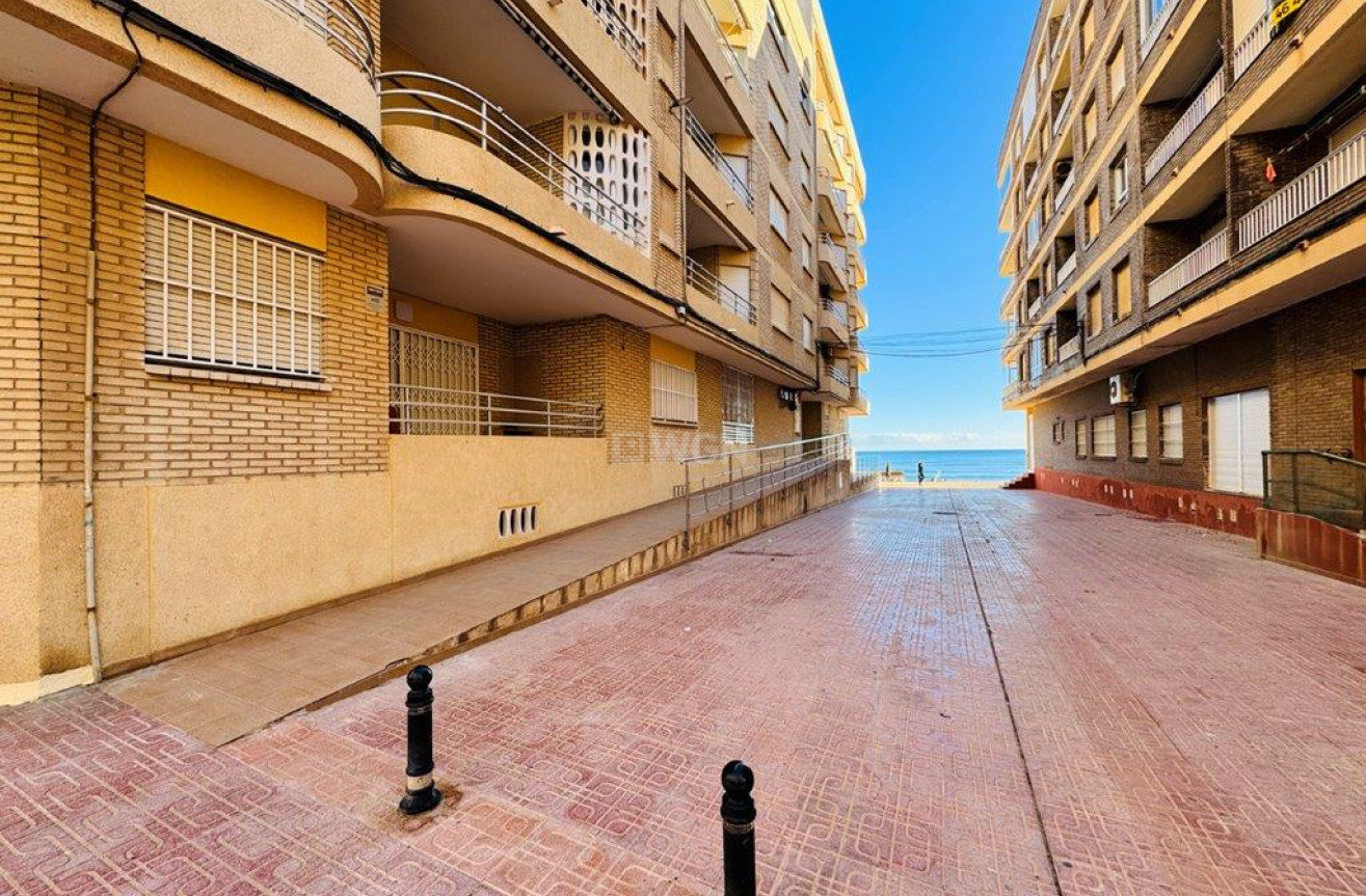 Resale - Apartment / flat - La Mata - Costa Blanca