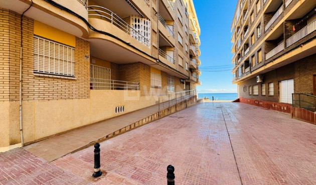 Resale - Apartment / flat - La Mata - Costa Blanca