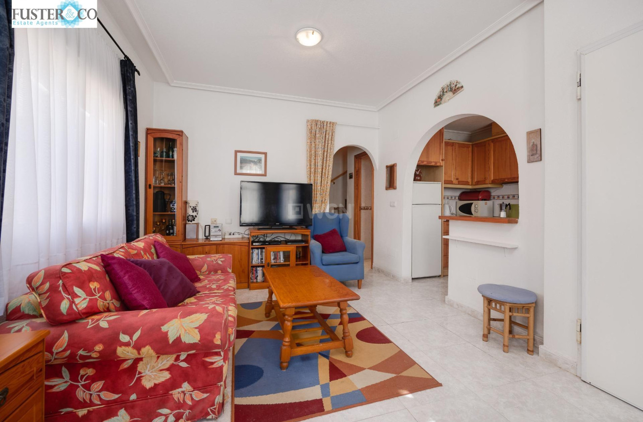 Resale - Villa - Torrevieja - aguas nuevas