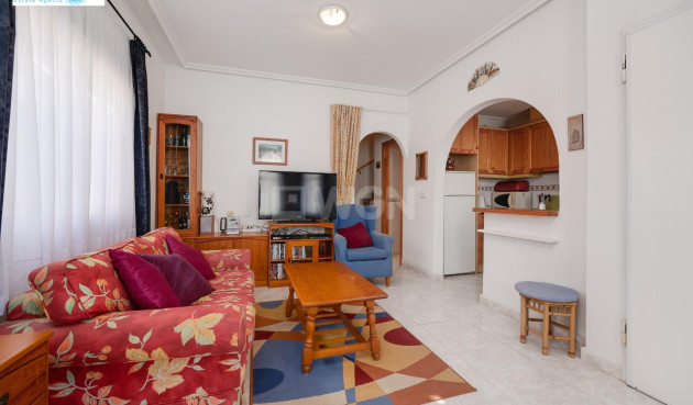 Resale - Villa - Torrevieja - aguas nuevas