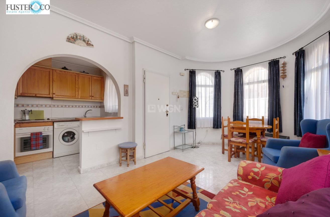 Resale - Villa - Torrevieja - aguas nuevas