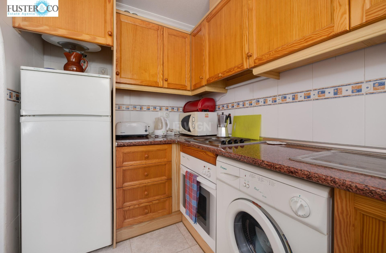 Resale - Villa - Torrevieja - aguas nuevas