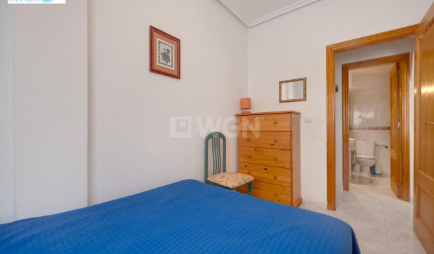 Resale - Villa - Torrevieja - aguas nuevas