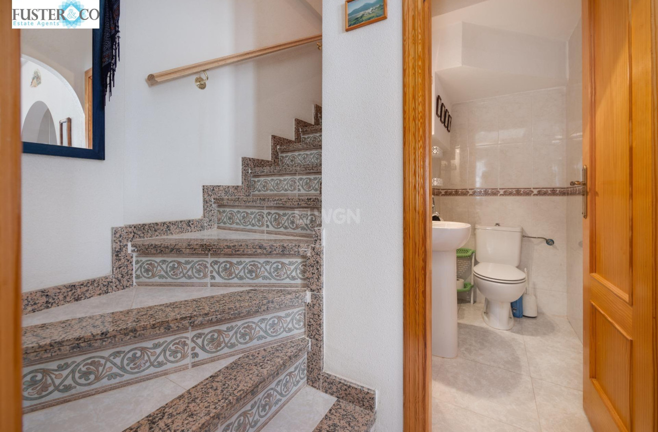 Resale - Villa - Torrevieja - aguas nuevas