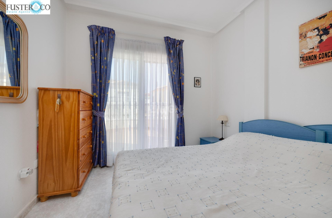Resale - Villa - Torrevieja - aguas nuevas