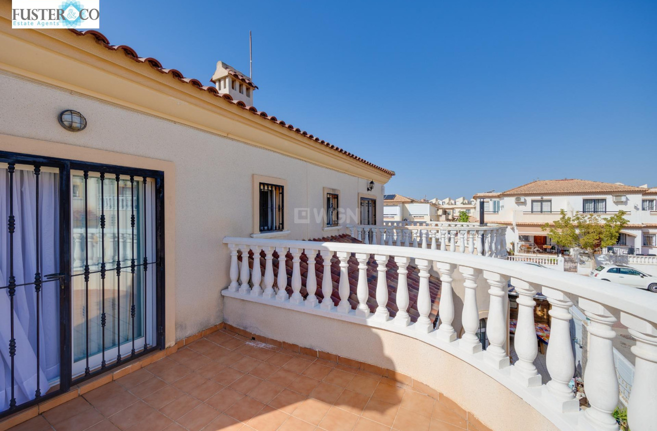 Resale - Villa - Torrevieja - aguas nuevas