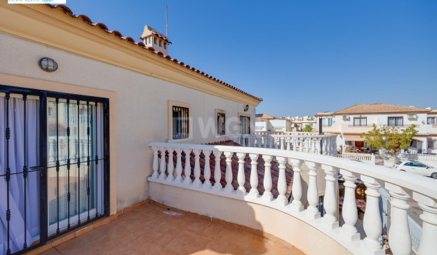 Resale - Villa - Torrevieja - aguas nuevas