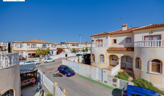 Resale - Villa - Torrevieja - aguas nuevas