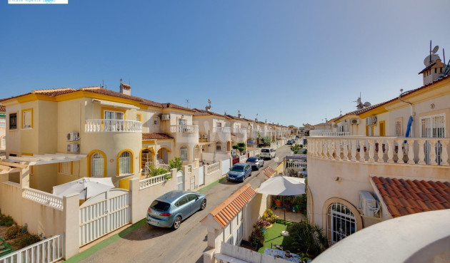 Resale - Villa - Torrevieja - aguas nuevas