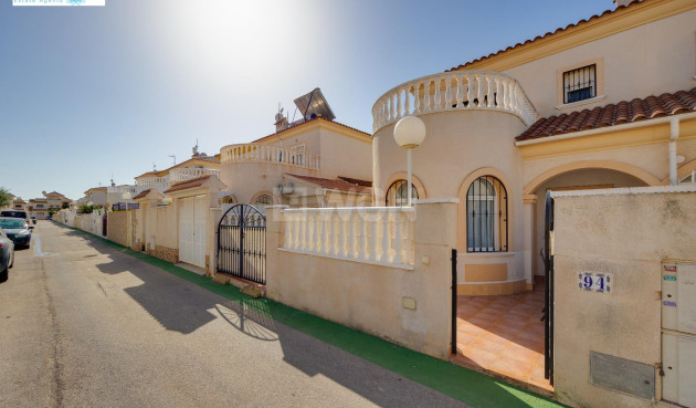 Resale - Villa - Torrevieja - aguas nuevas