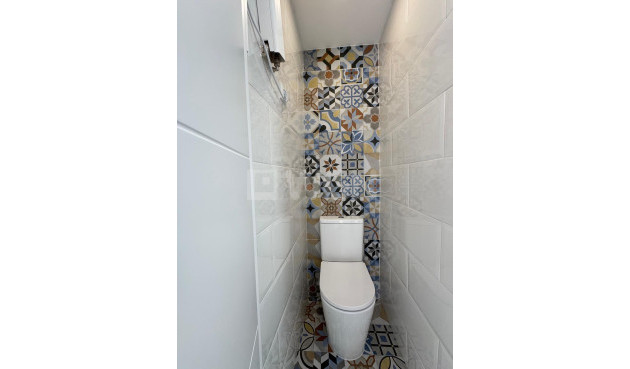 Resale - Apartment / flat - Torrevieja - Centro