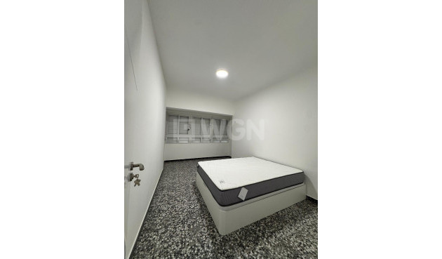 Resale - Apartment / flat - Torrevieja - Centro