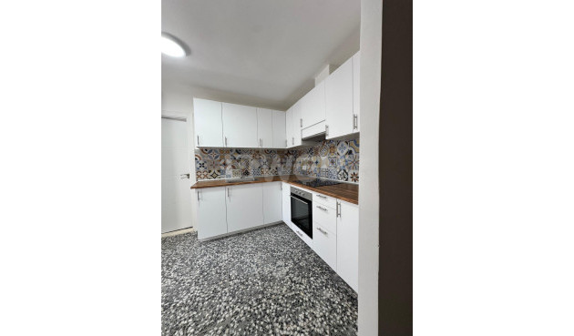 Resale - Apartment / flat - Torrevieja - Centro