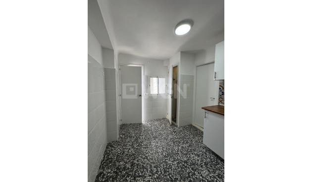 Resale - Apartment / flat - Torrevieja - Centro