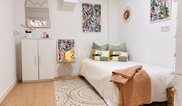 Resale - Apartment / flat - Torrevieja - Playa de los Locos