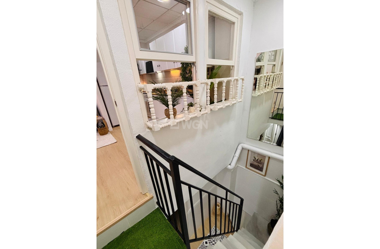 Resale - Apartment / flat - Torrevieja - Playa de los Locos