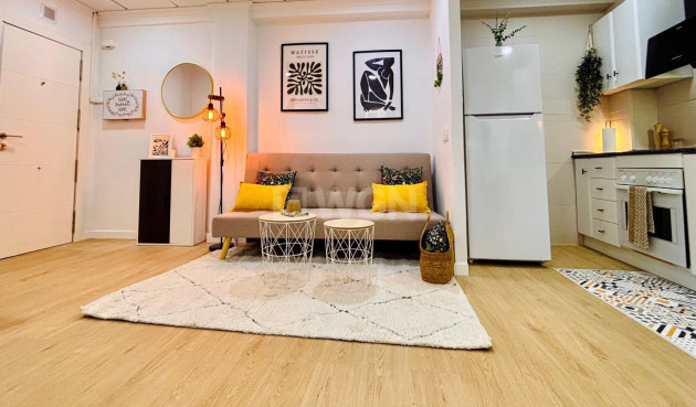 Resale - Apartment / flat - Torrevieja - Playa de los Locos